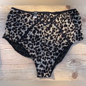 Torrid Leopard panties size 3 (22/24)